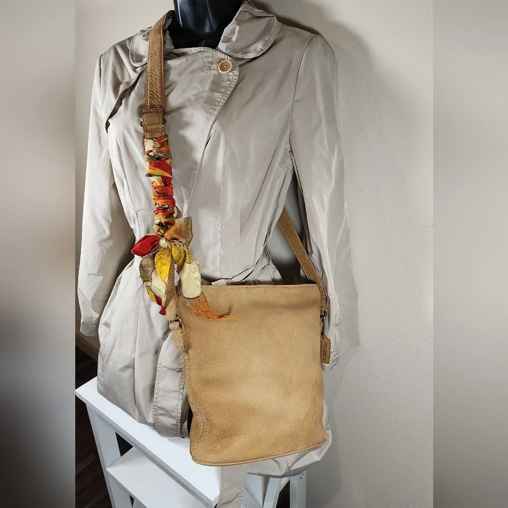 Vintage Coach Small Bucket Zip In Nubuc #4933 - Picture 17 of 17